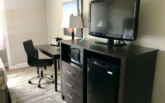 photo 3 of SureStay Plus Hotel by Best Western Lehigh Valley