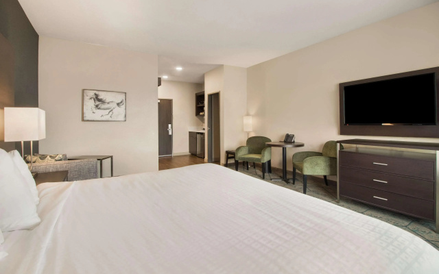photo 3 of Comfort Inn & Suites Clarksville - Louisville North