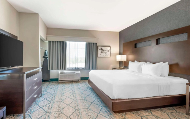 photo 4 of Comfort Inn & Suites Clarksville - Louisville North