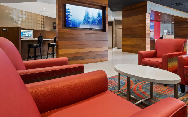 photo 2 of Holiday Inn Brookfield - ​​Milwaukee by IHG