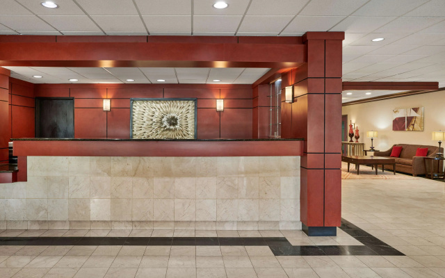 photo 2 of Best Western Plus Milwaukee Airport Hotel & Conference Ctr