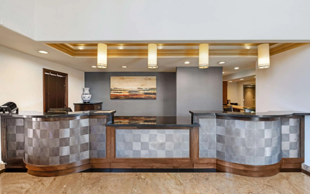 photo 2 of Best Western Plus Newport Mesa Inn