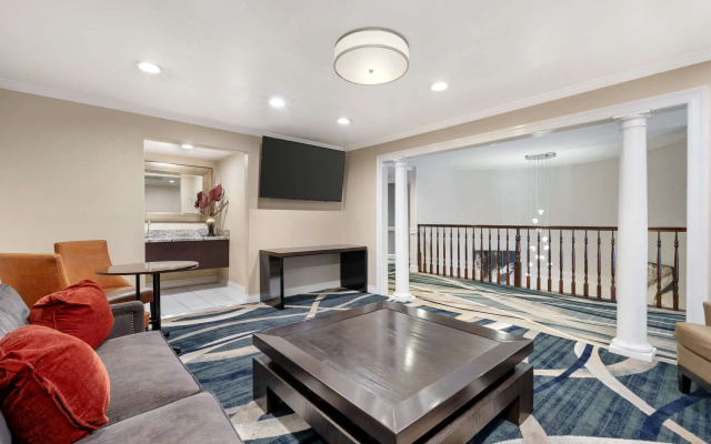 photo 4 of Best Western Plus Newport Mesa Inn