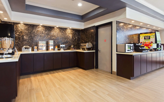 photo 2 of Best Western Plus North Houston Inn & Suites