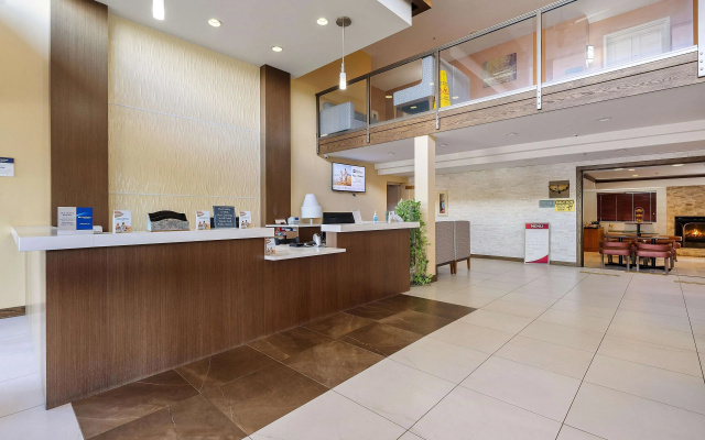 photo 2 of Best Western Oakbrook Inn
