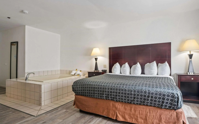 photo 3 of Best Western Oakbrook Inn