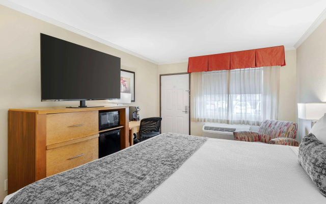 photo 3 of Best Western Plus Ontario Airport & Convention Center