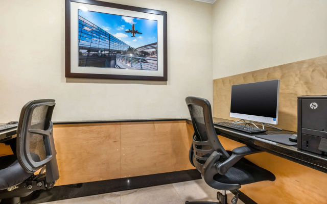 photo 5 of Best Western Plus Orange County Airport North