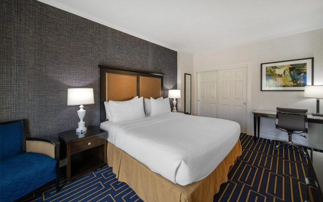 photo 4 of Best Western Plus Palm Court Hotel