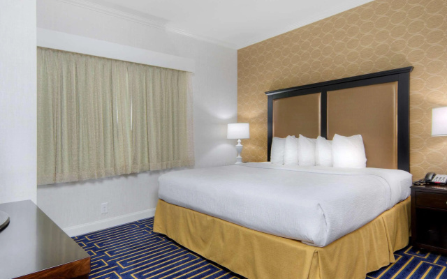 photo 5 of Best Western Plus Palm Court Hotel