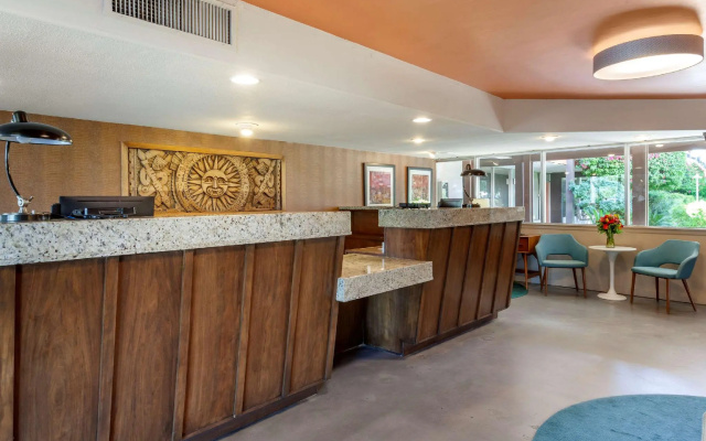 photo 2 of Magnuson Hotel Papago Inn