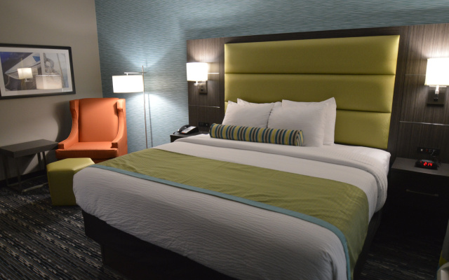 photo 3 of Holiday Inn Express And Suites Pasadena Houston Southeast by IHG