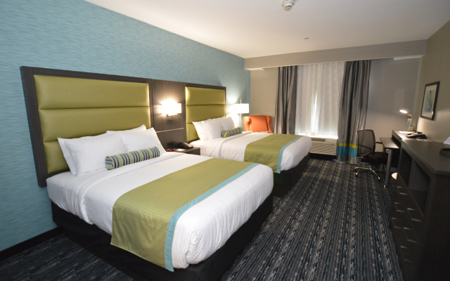photo 5 of Holiday Inn Express And Suites Pasadena Houston Southeast by IHG