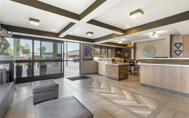 photo 2 of Best Western Plus Pavilions