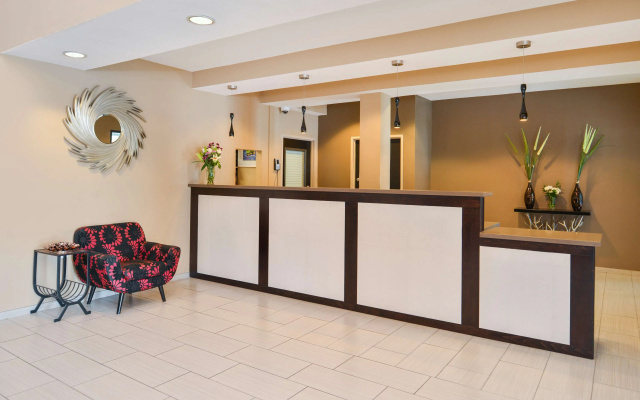 photo 2 of Best Western Plus Mountain View Auburn Inn