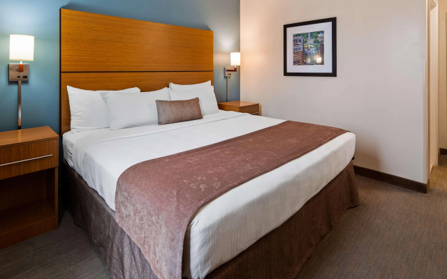 photo 4 of Best Western Plus Philadelphia Convention Center Hotel