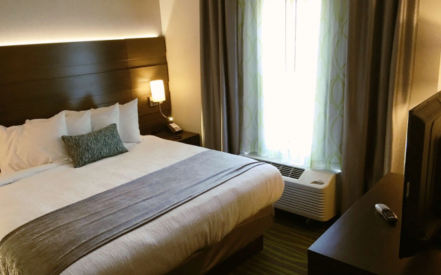 photo 4 of Best Western Plus Prien Lake Hotel & Suites - Lake Charles