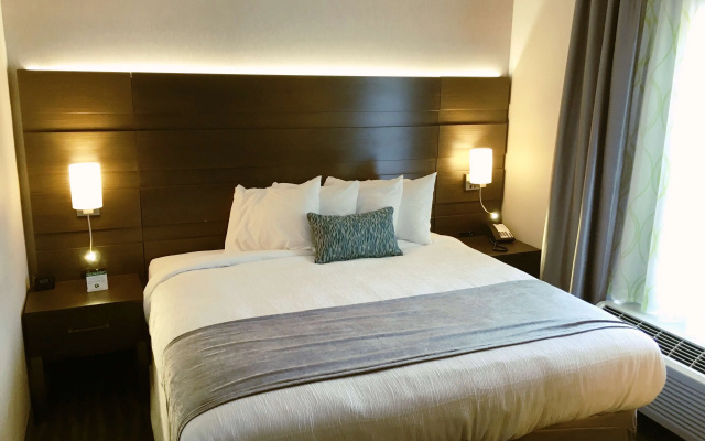 photo 5 of Best Western Plus Prien Lake Hotel & Suites - Lake Charles