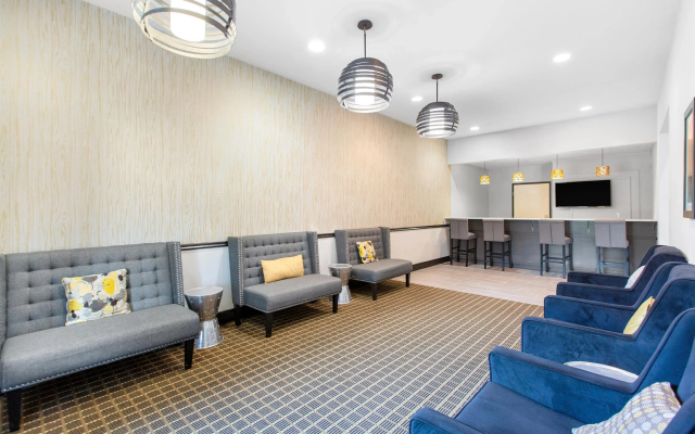 photo 2 of Best Western Plus Regency Park