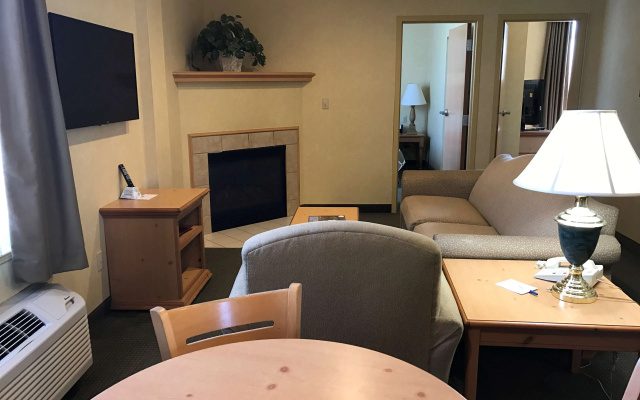photo 5 of Best Western Plus Revere Inn & Suites