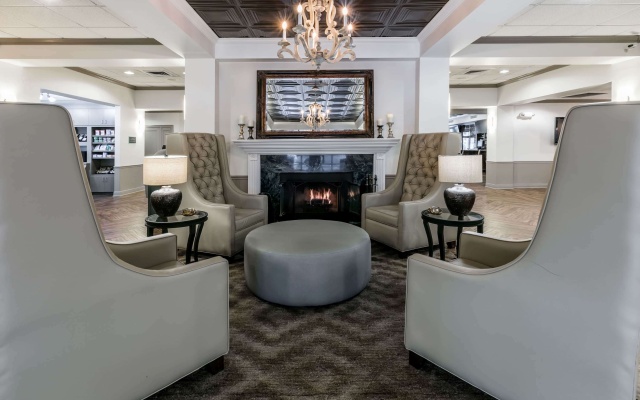 photo 2 of Richmond Inn & Suites-baton Rouge