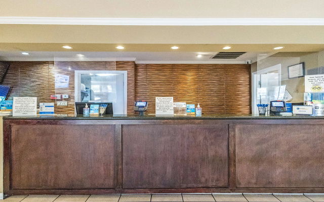 photo 2 of Best Western Roseville Inn