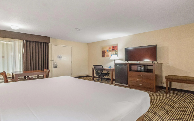 photo 4 of Best Western Roseville Inn