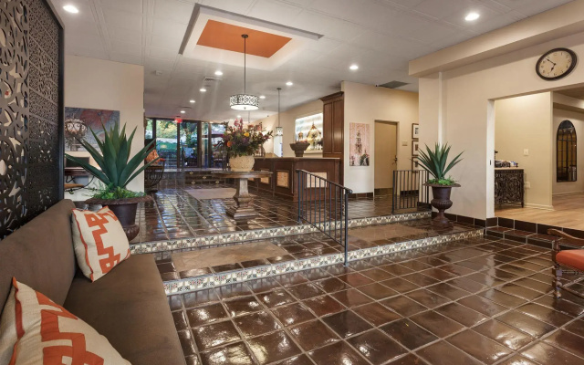 photo 2 of Best Western Plus Seville Plaza Hotel