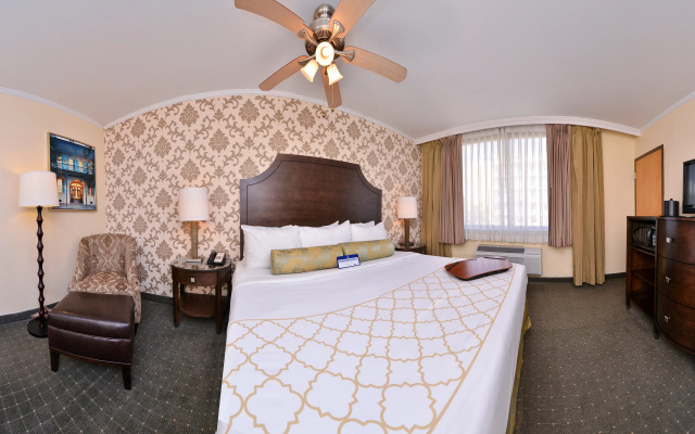 photo 2 of St. Charles Inn