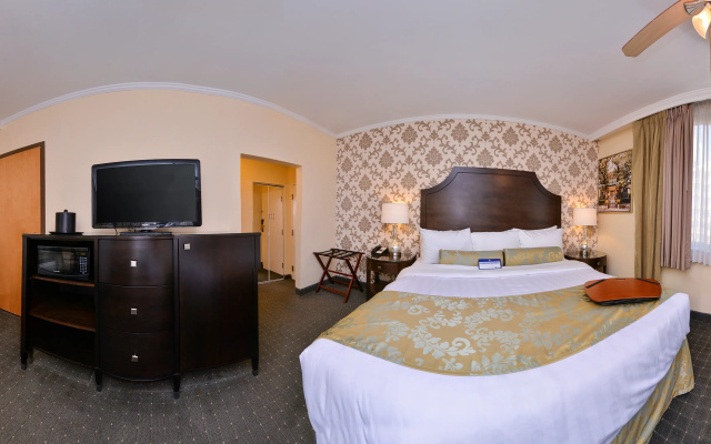 photo 3 of St. Charles Inn