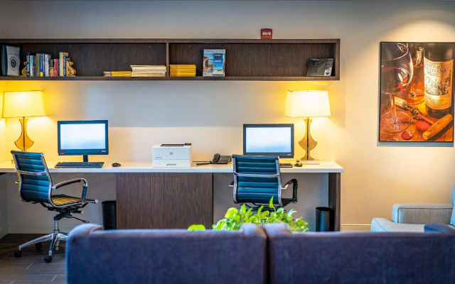 photo 2 of Best Western Plus Stevenson Manor