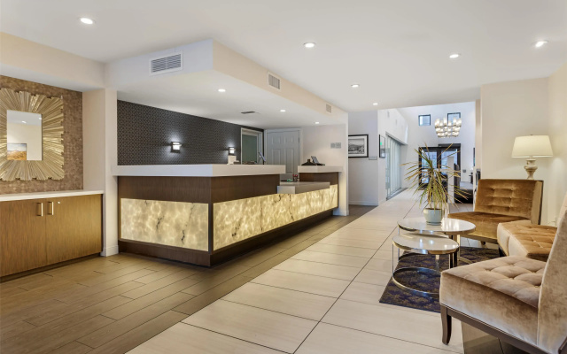 photo 3 of Best Western Plus Stevenson Manor