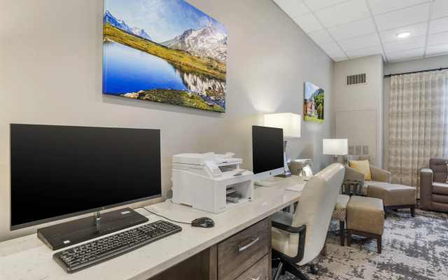 photo 2 of Best Western Plus Swiss Chalet Hotel & Suites