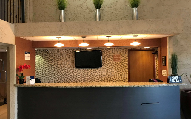 photo 2 of Best Western Plus Tempe by the Mall