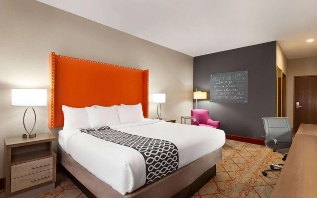 photo 5 of La Quinta Inn & Suites by Wyndham Lackawanna