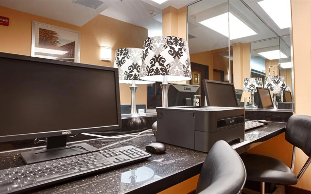 photo 3 of Paradise Inn & Suites