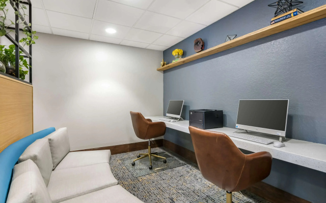 photo 3 of Best Western Plus Universal Inn