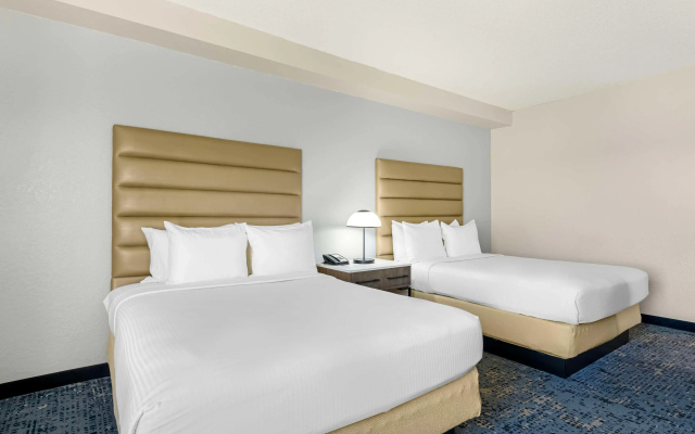 photo 4 of Best Western Plus Universal Inn