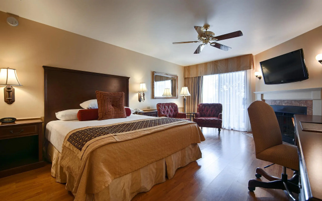 photo 3 of Victorian Inn
