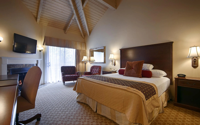 photo 5 of Victorian Inn