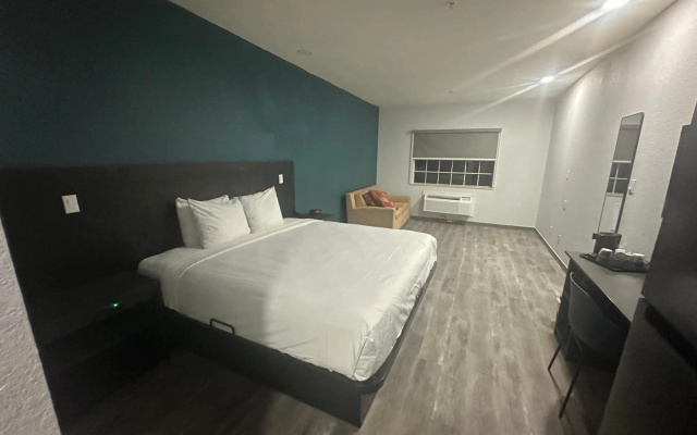 photo 4 of Studio 6 Houston, TX - Westchase
