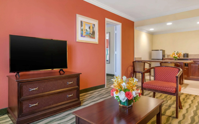 photo 3 of Best Western Plus Palm Beach Gardens Hotel & Ste & Conf Ctr