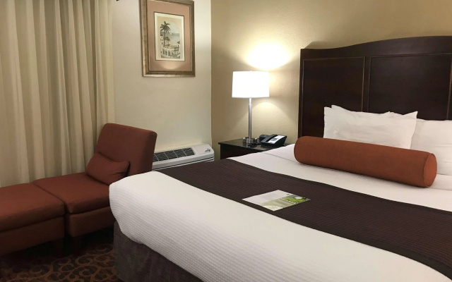 photo 3 of Best Western Plus North Miami/Bal Harbour