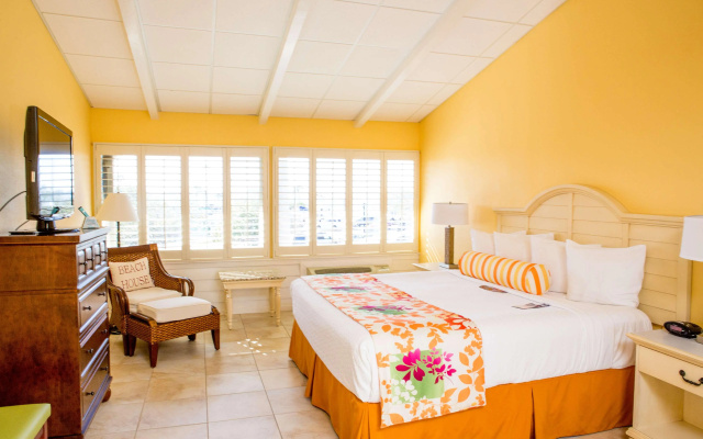 photo 4 of Best Western Plus Yacht Harbor Inn