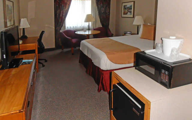 photo 4 of Clarion Inn