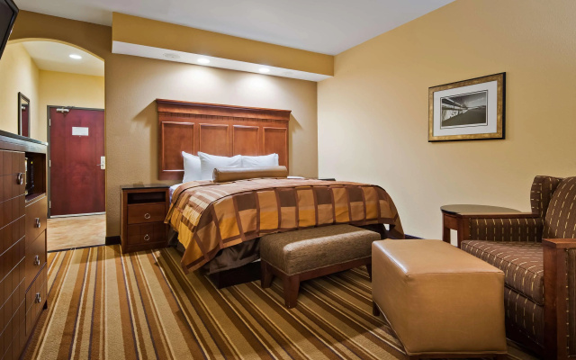photo 3 of Best Western Plus KC Speedway Inn & Suites