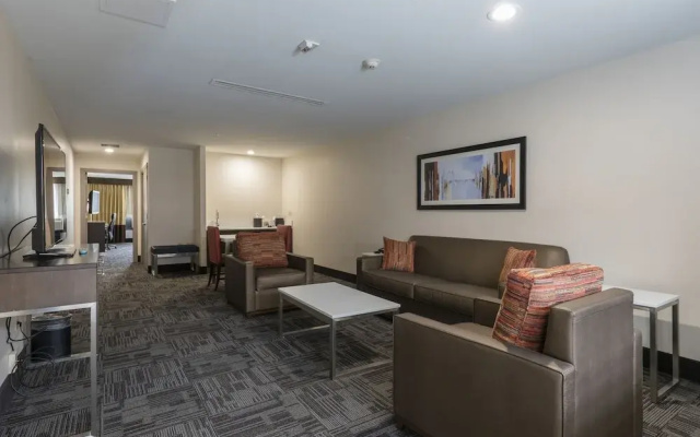 photo 2 of Best Western Premier Milwaukee-brookfield Hotel And Suites