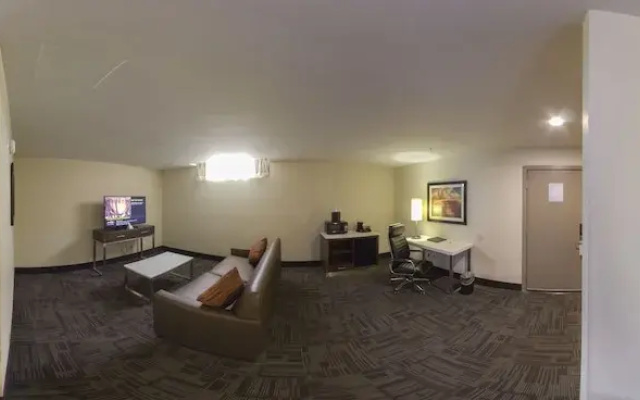 photo 3 of Best Western Premier Milwaukee-brookfield Hotel And Suites