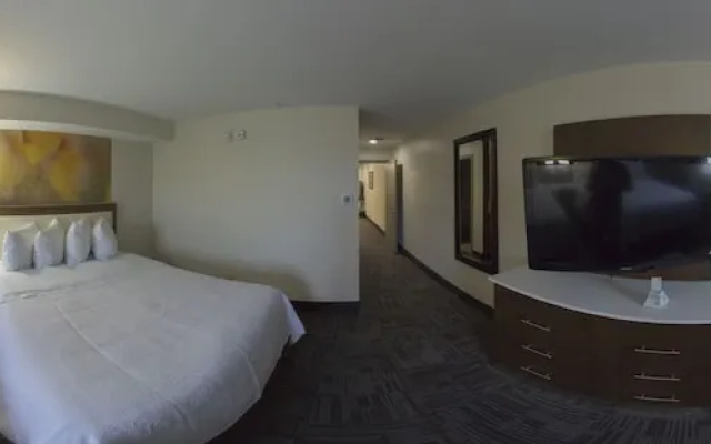 photo 5 of Best Western Premier Milwaukee-brookfield Hotel And Suites