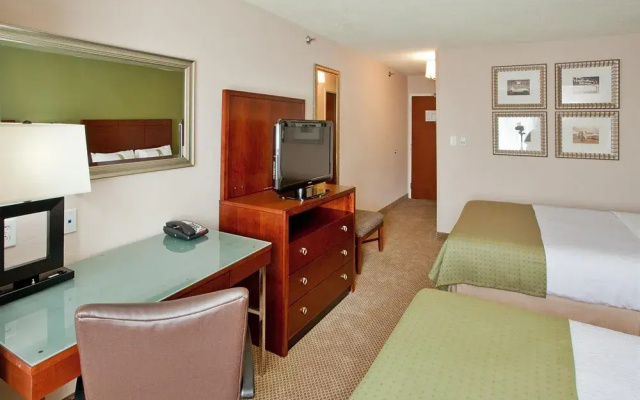 photo 3 of Best Western Premier Richmond City Gateway